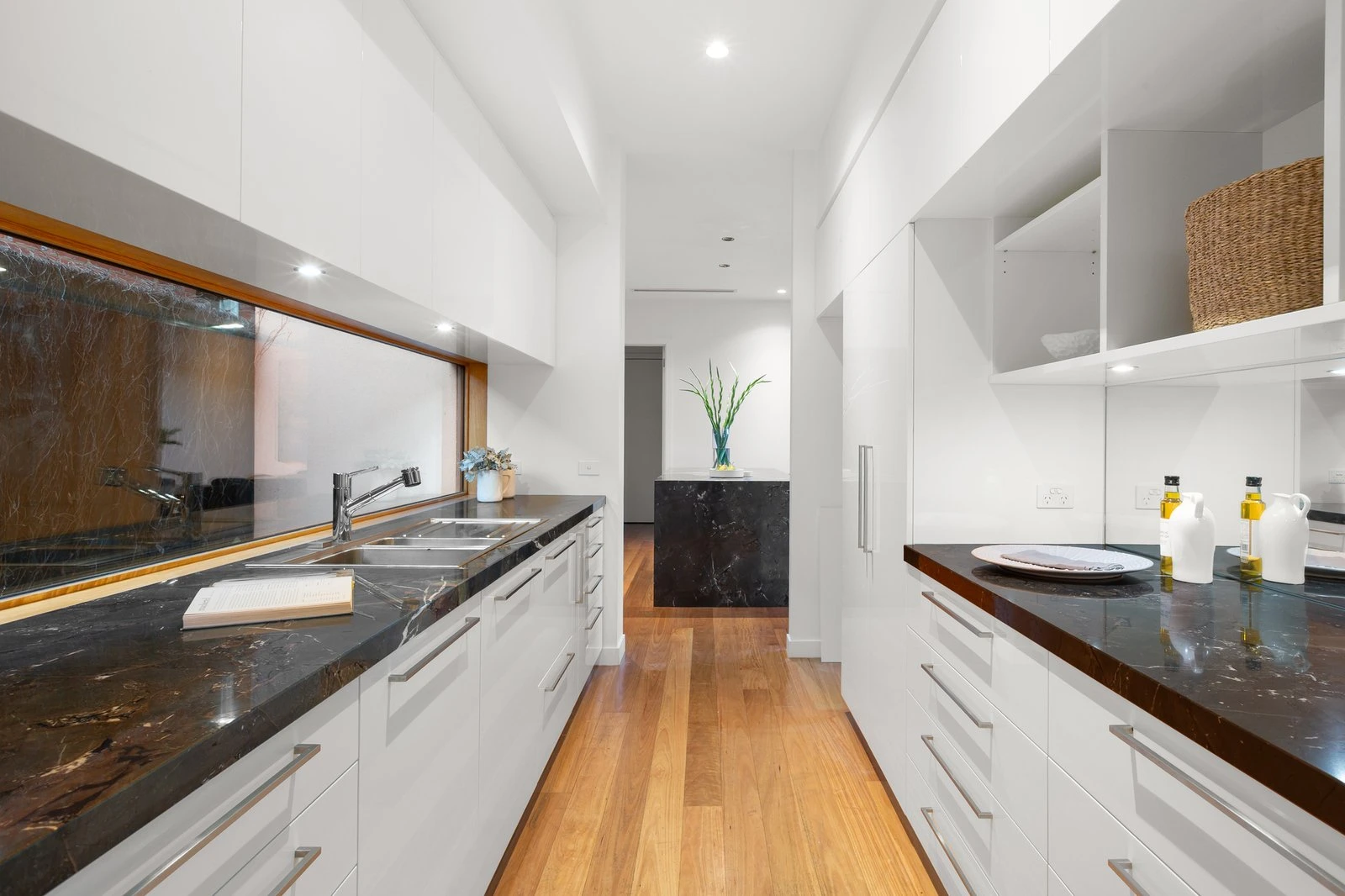 18 St Johns Avenue, Mont Albert, 3127
