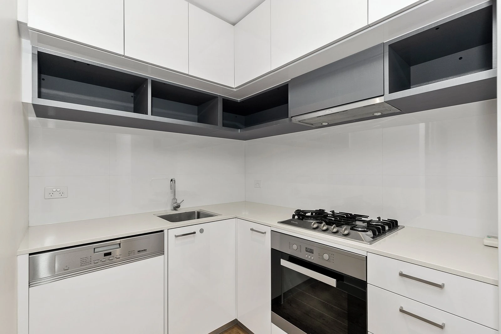 18/872-874 Doncaster Road, Doncaster East, 3109