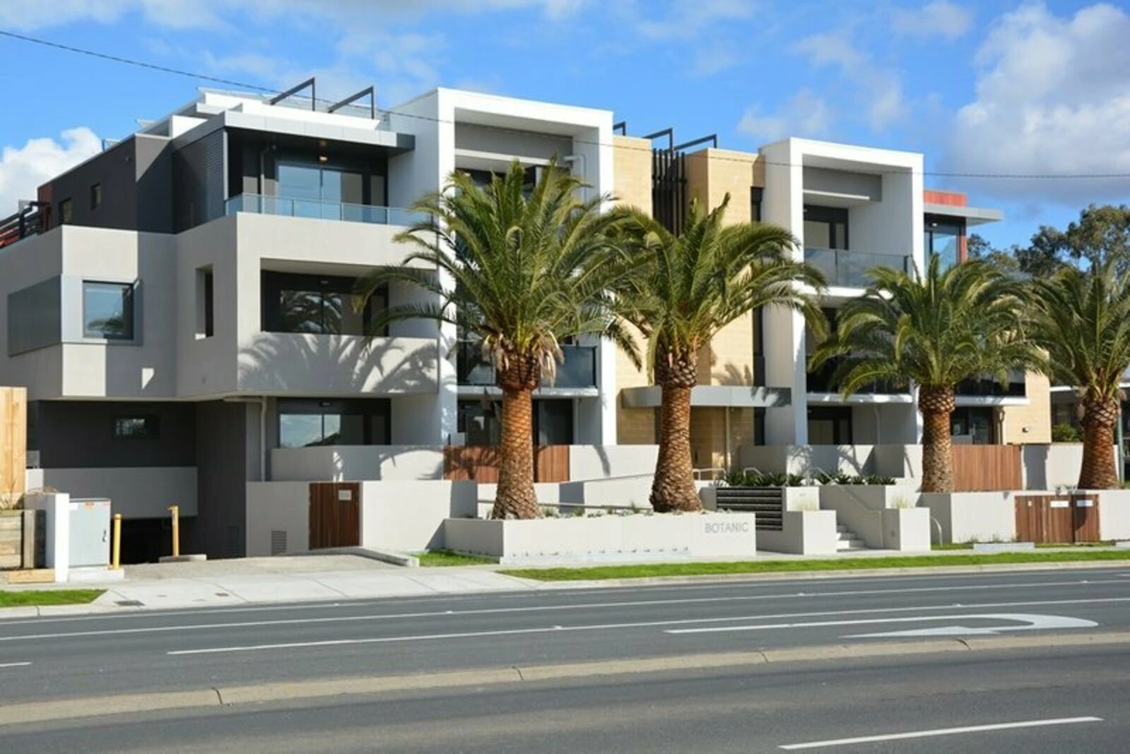 18/872-874 Doncaster Road, Doncaster East, 3109