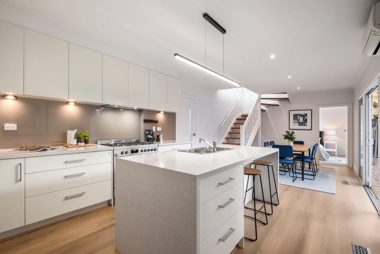 19 Rossfield Avenue, Kew, 3101