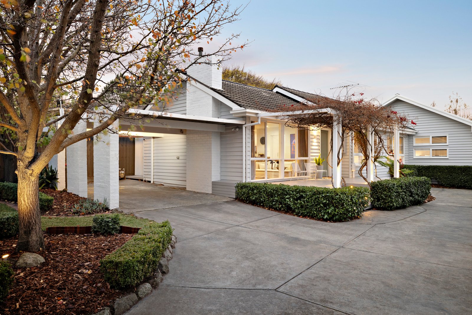 19 Stradbroke Avenue, Frankston South, 3199