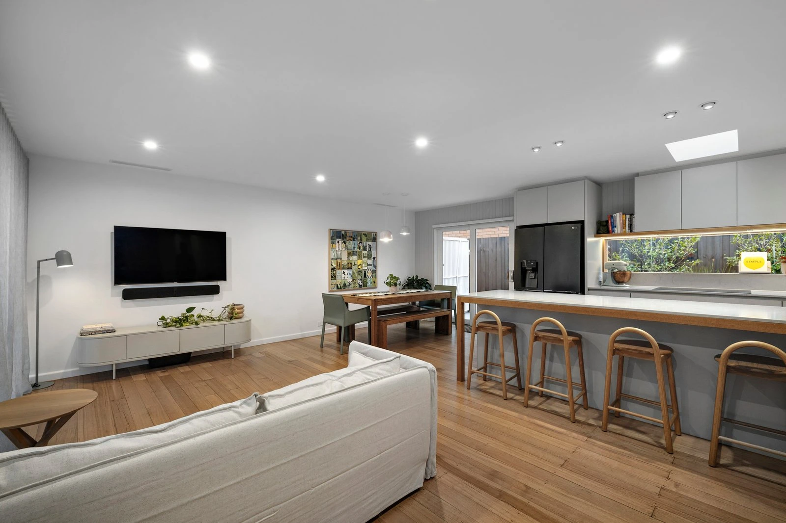 19 Stradbroke Avenue, Frankston South, 3199