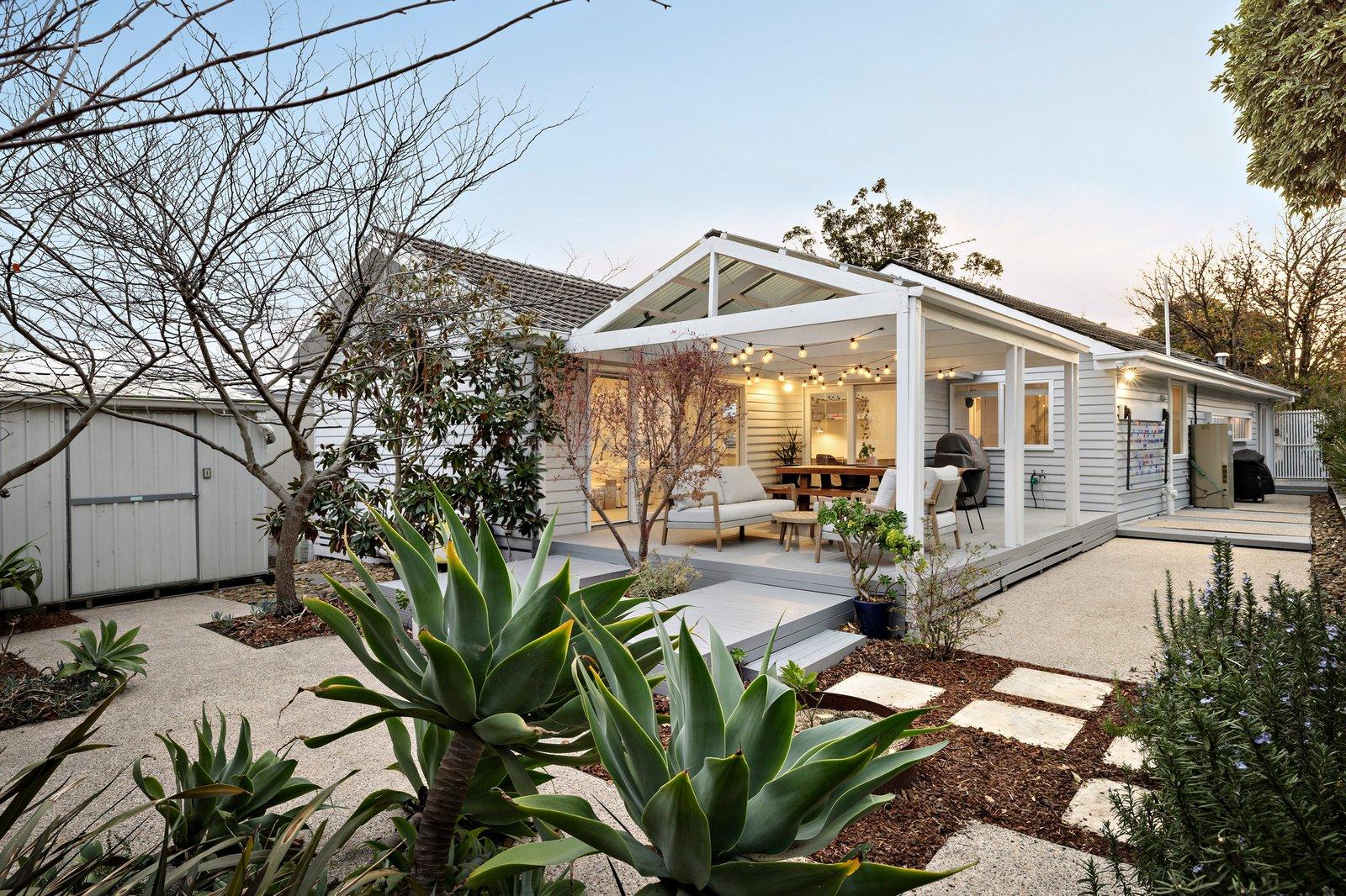 19 Stradbroke Avenue, Frankston South, 3199