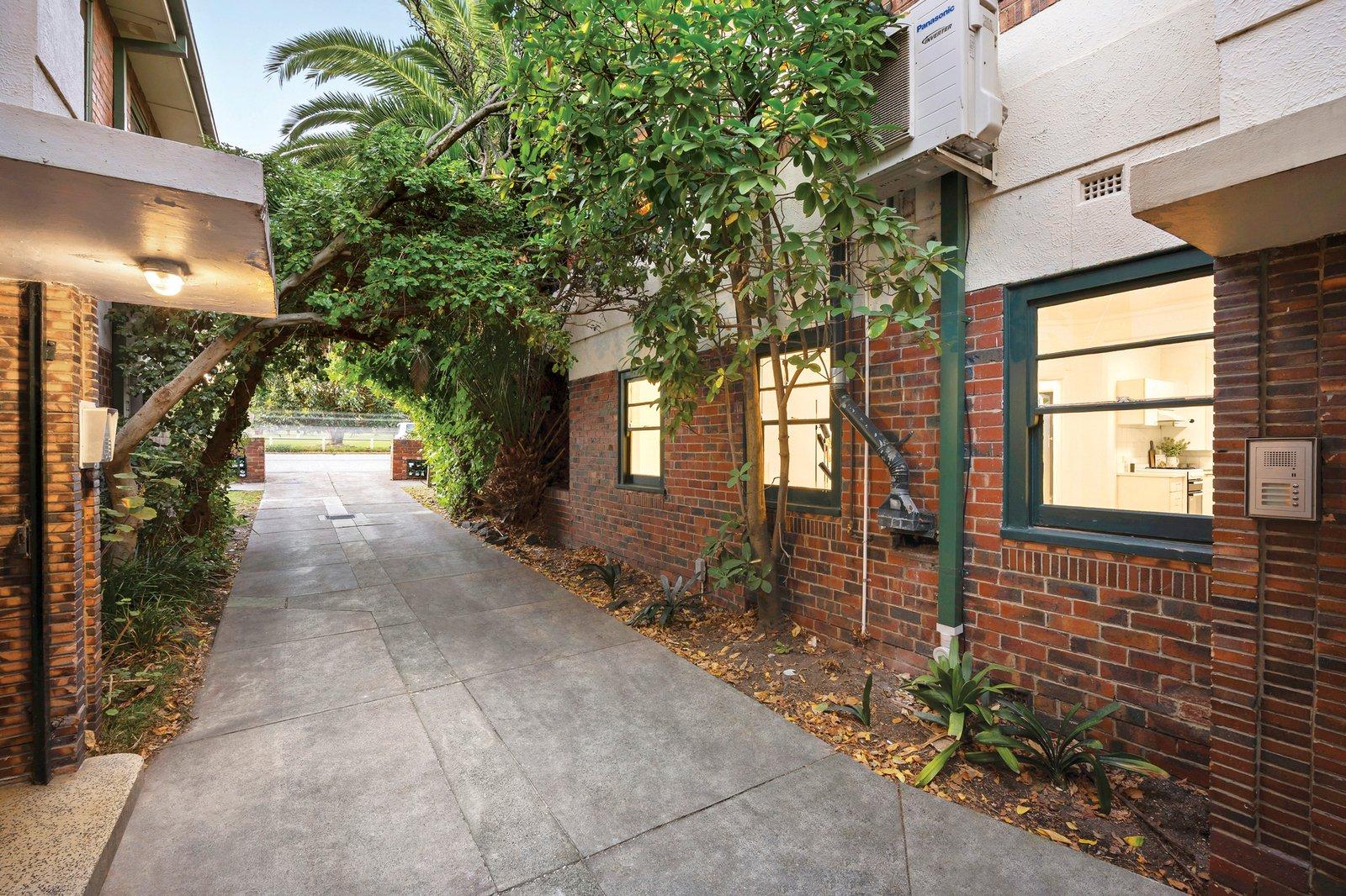 1/95A Alma Road, St Kilda East, 3183