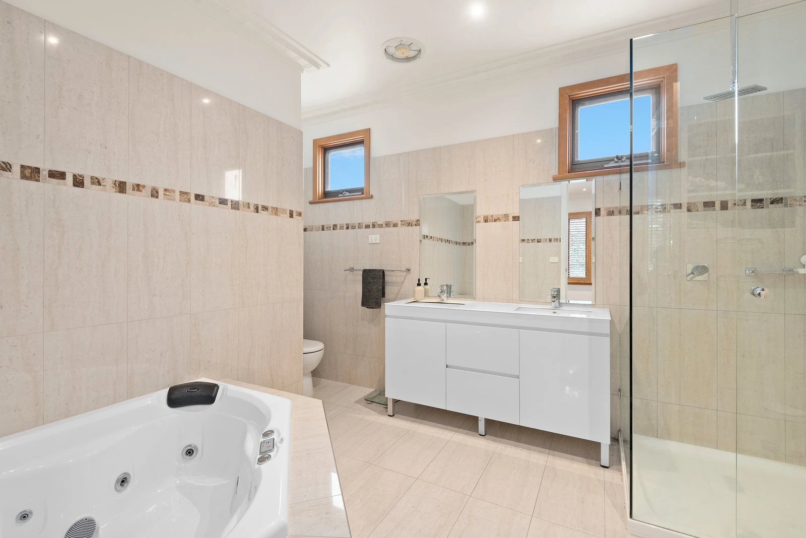 19a Severn Street, Balwyn North, 3104