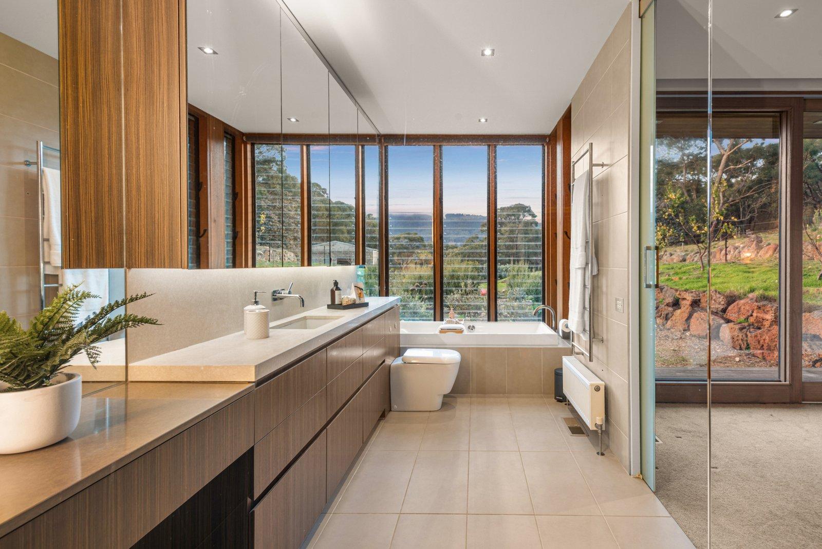 2 Tucketts Road, Mount Macedon, 3441