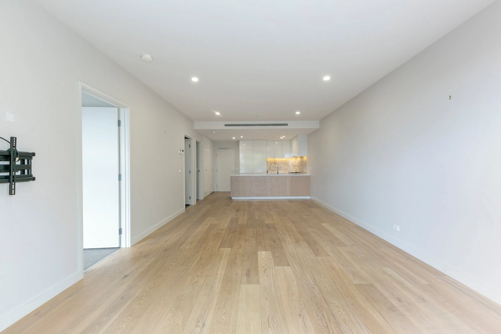 201/832 Doncaster Road, Doncaster, 3108