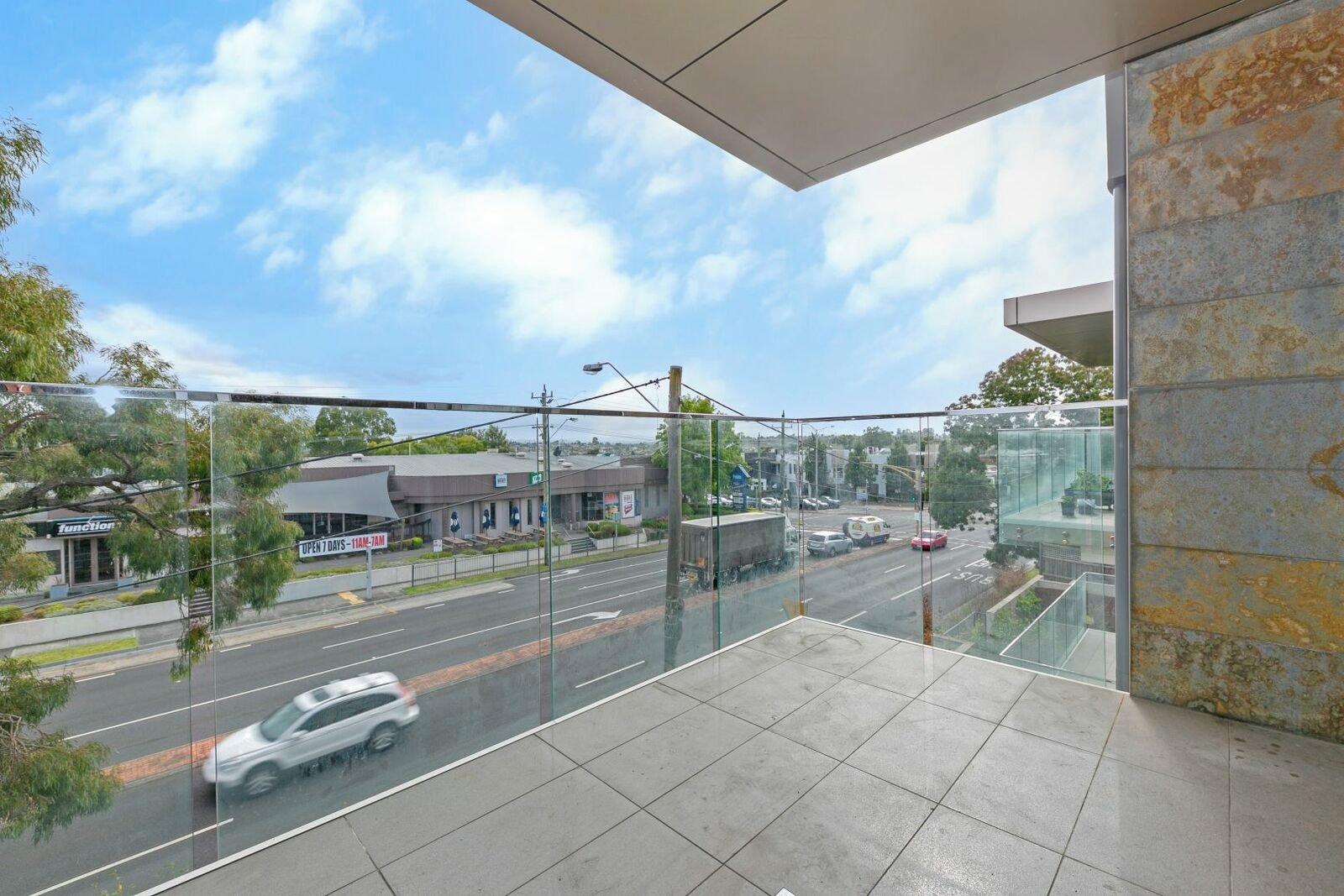 201/832 Doncaster Road, Doncaster, 3108