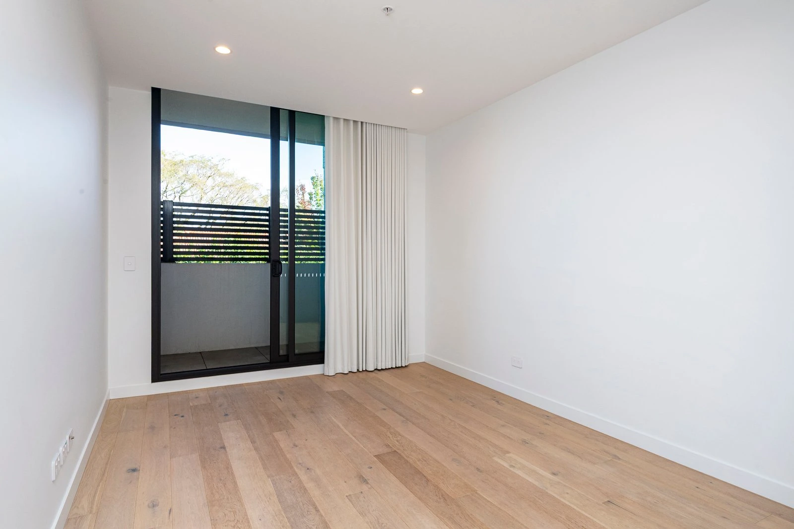 205/553 Burke Road, Camberwell, Vic