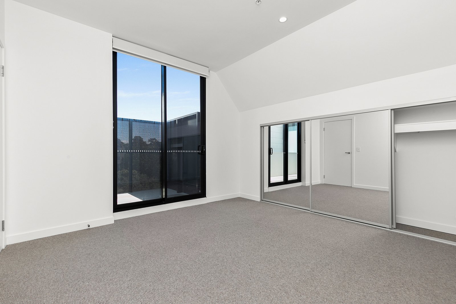 205/777 Doncaster Rd, Doncaster, 3108