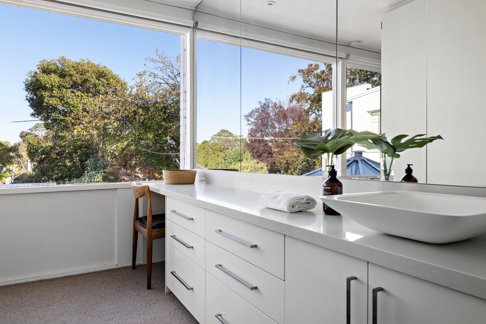 21 Woodside Crescent, Toorak, 3142