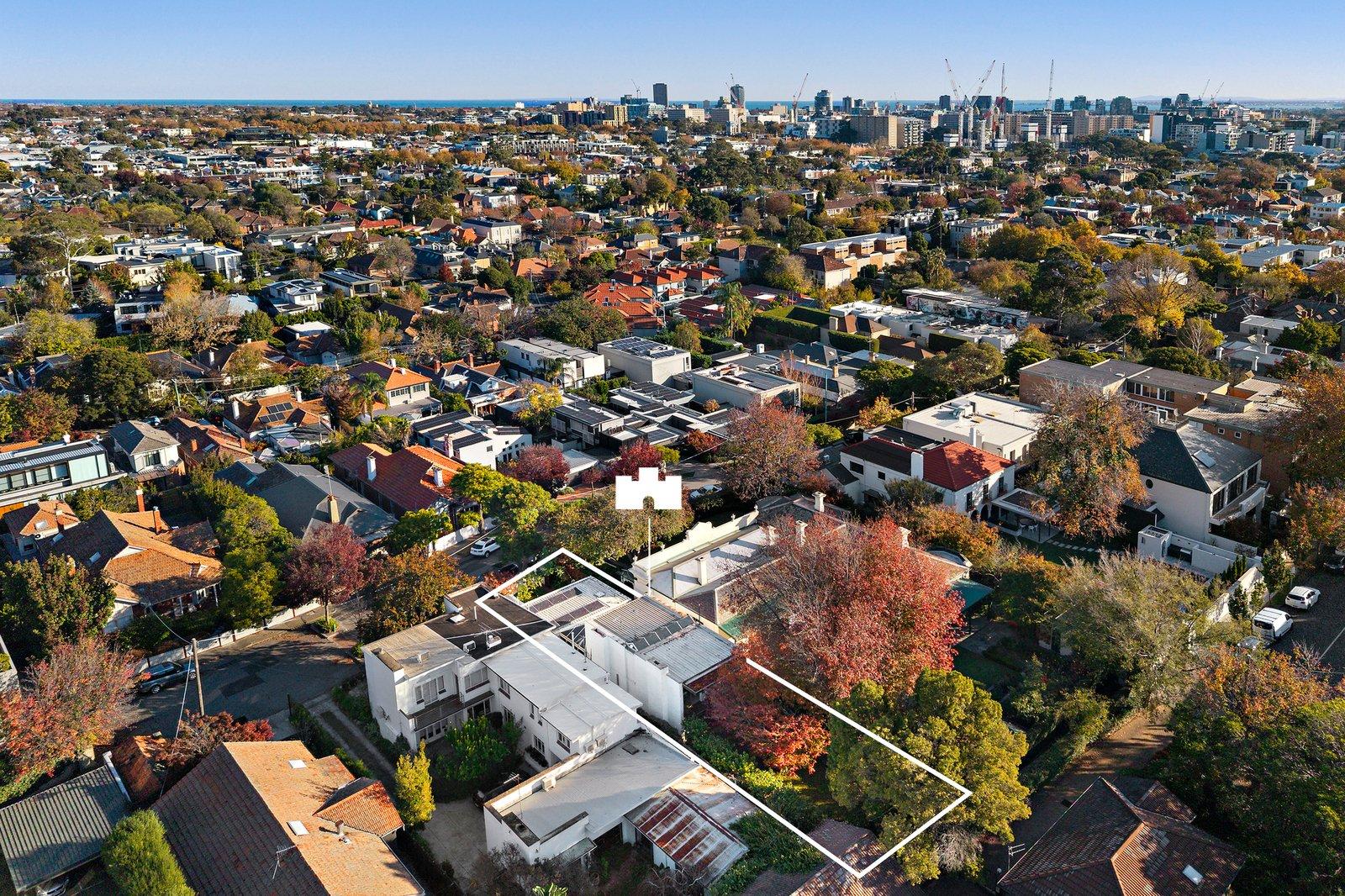 21 Woodside Crescent, Toorak, 3142