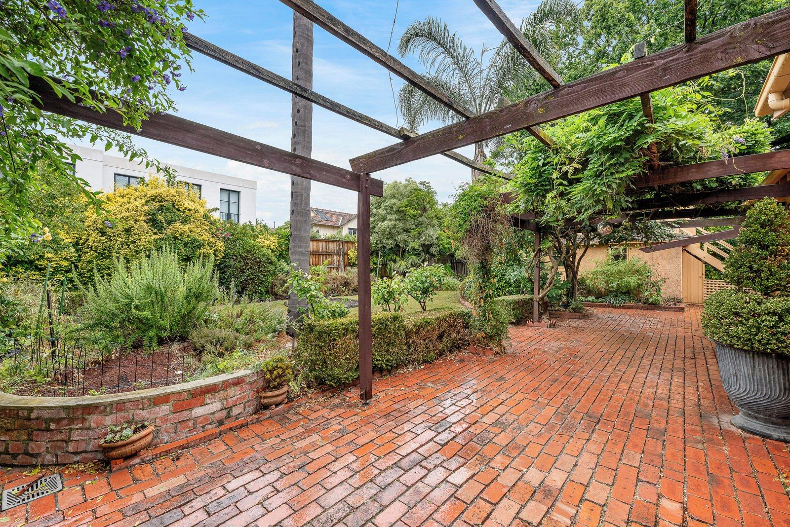21 Alma Road, Camberwell, 3124