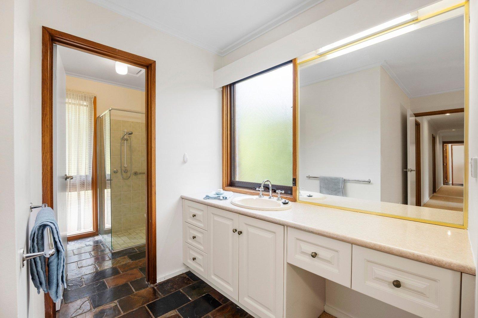 21 Alverstone Grove, Mount Eliza, 3930