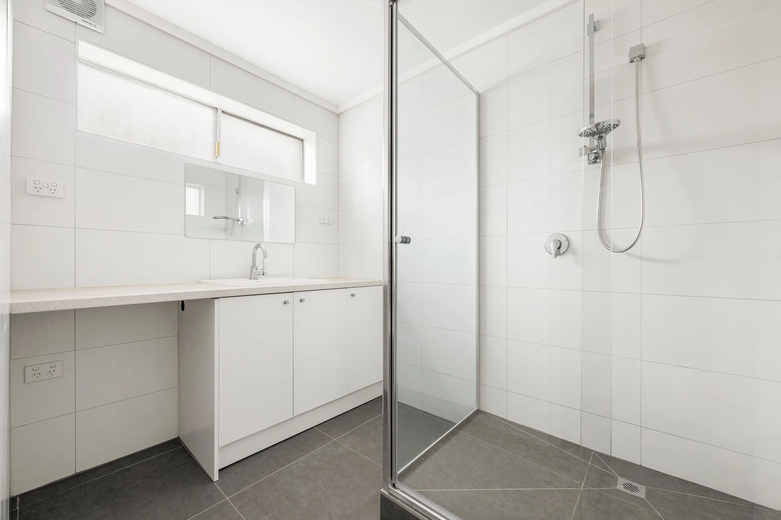 2/10 Daly Street, Oakleigh East, 3166