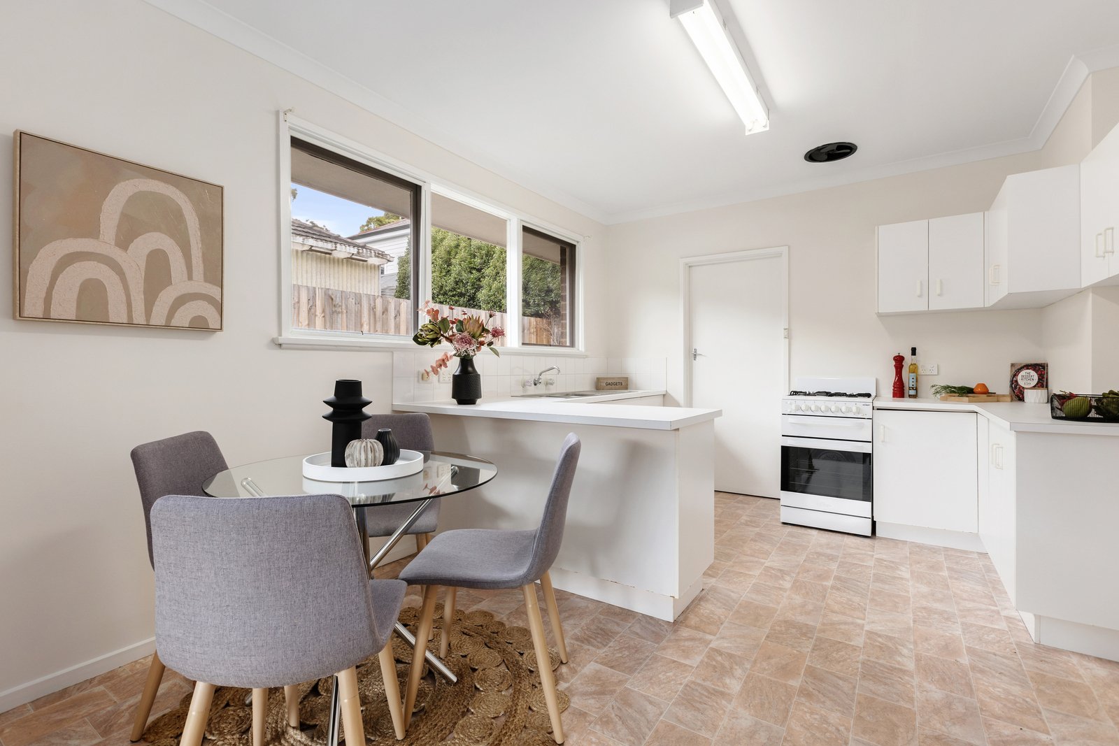 2/10 Norfolk Road, Surrey Hills, 3127