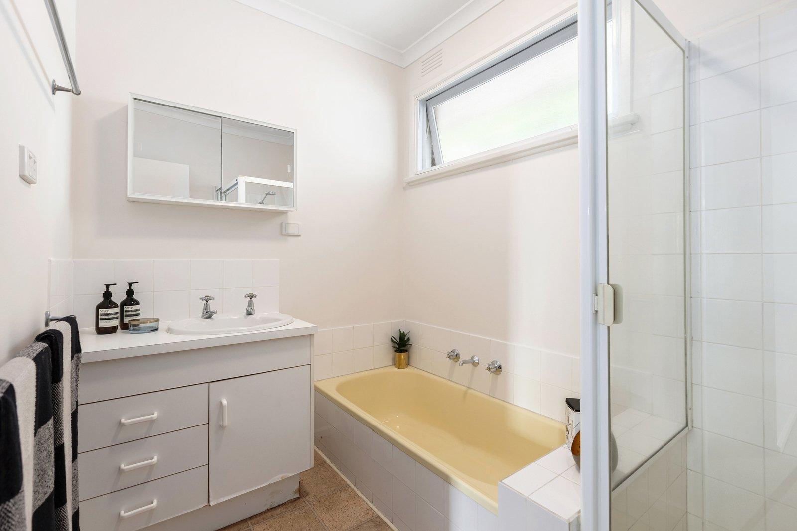2/10 Norfolk Road, Surrey Hills, 3127