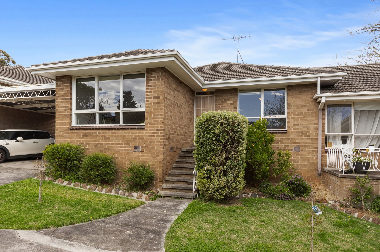 2/10 Norfolk Road, Surrey Hills, 3127