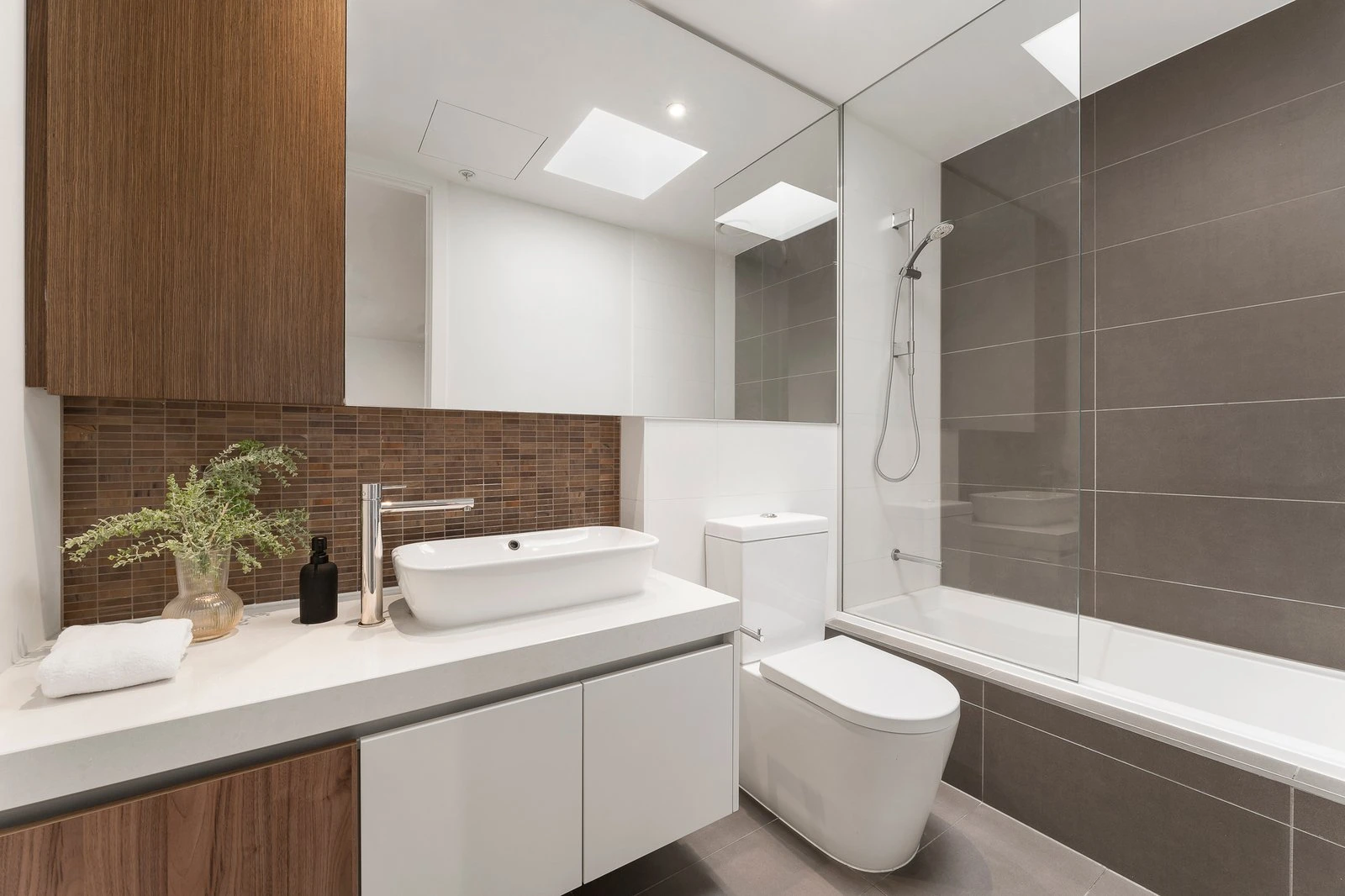 210/201 Whitehorse Road, Balwyn, 3103