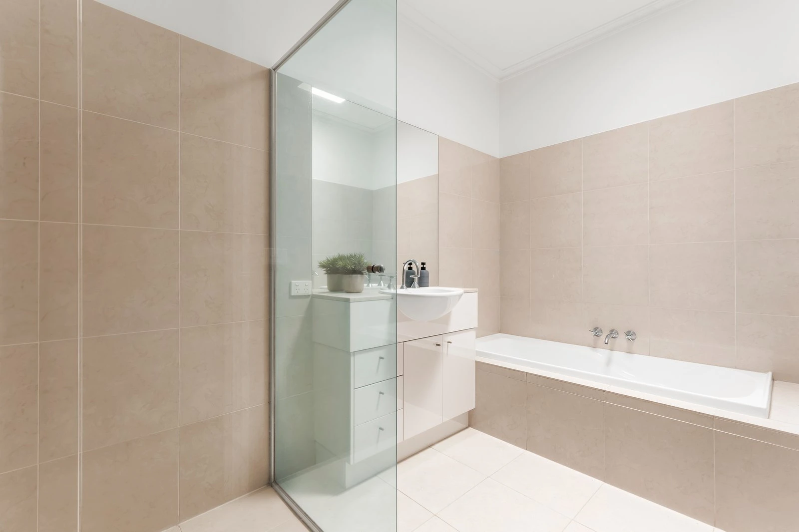 2/114 Guildford Road, Surrey Hills, 3127