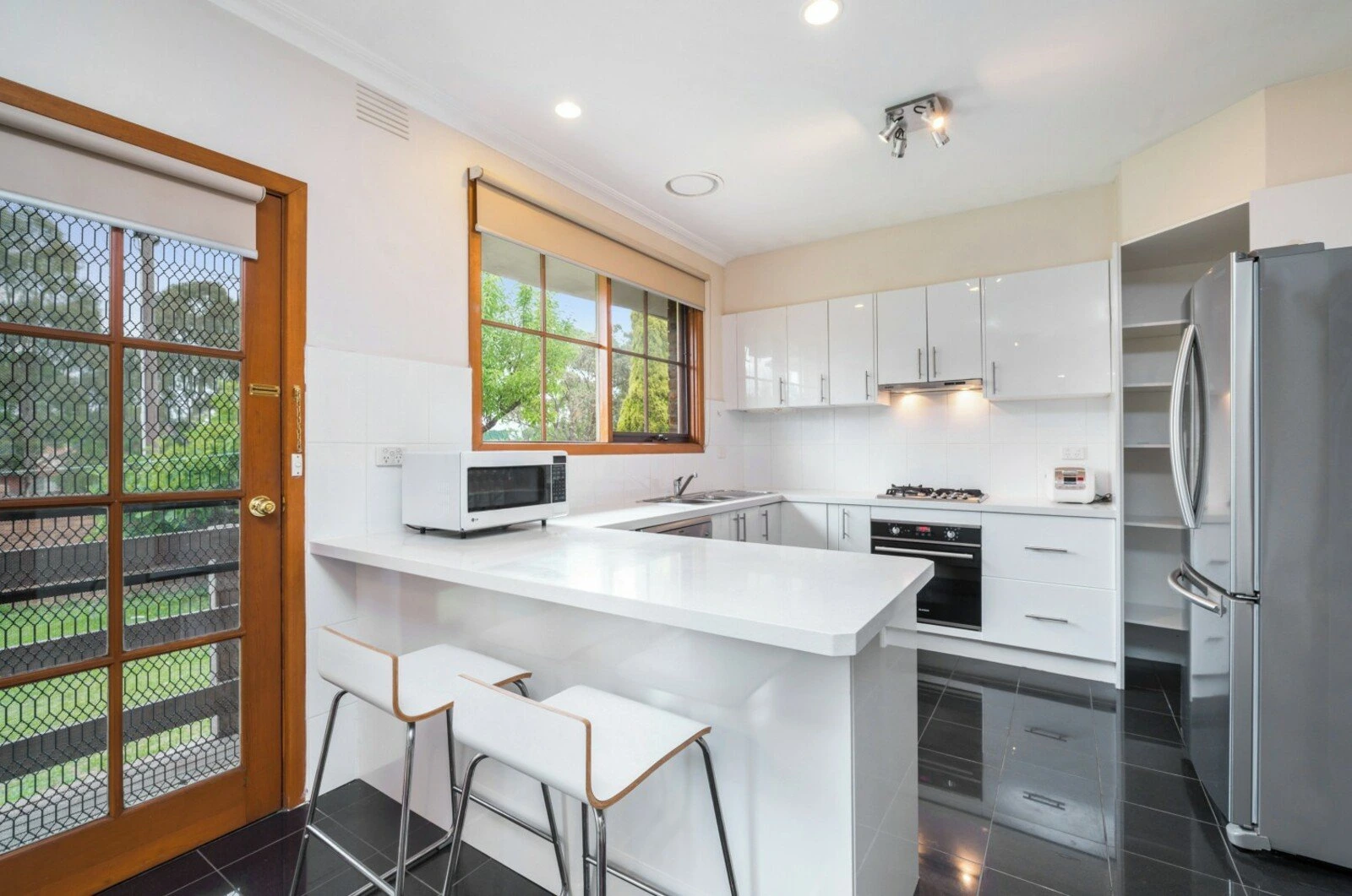2/11 Valerie Street, Kew East, 3102