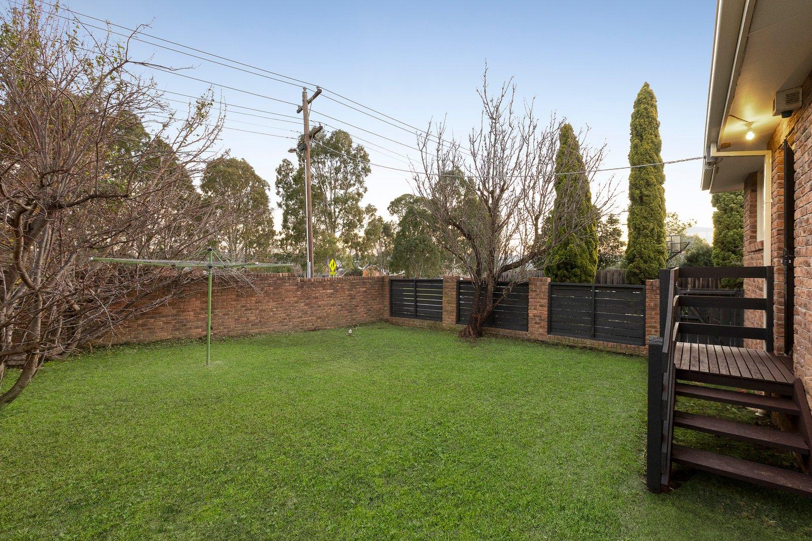 2/11 Valerie Street, Kew East, 3102