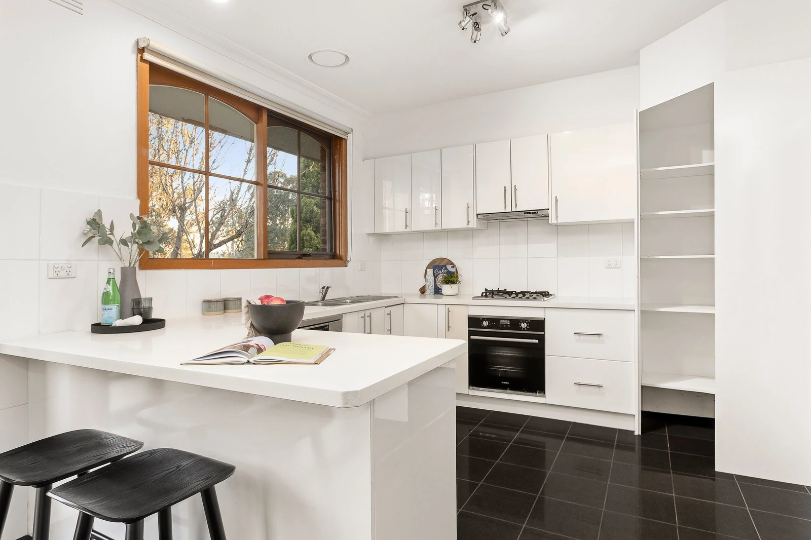 2/11 Valerie Street, Kew East, 3102