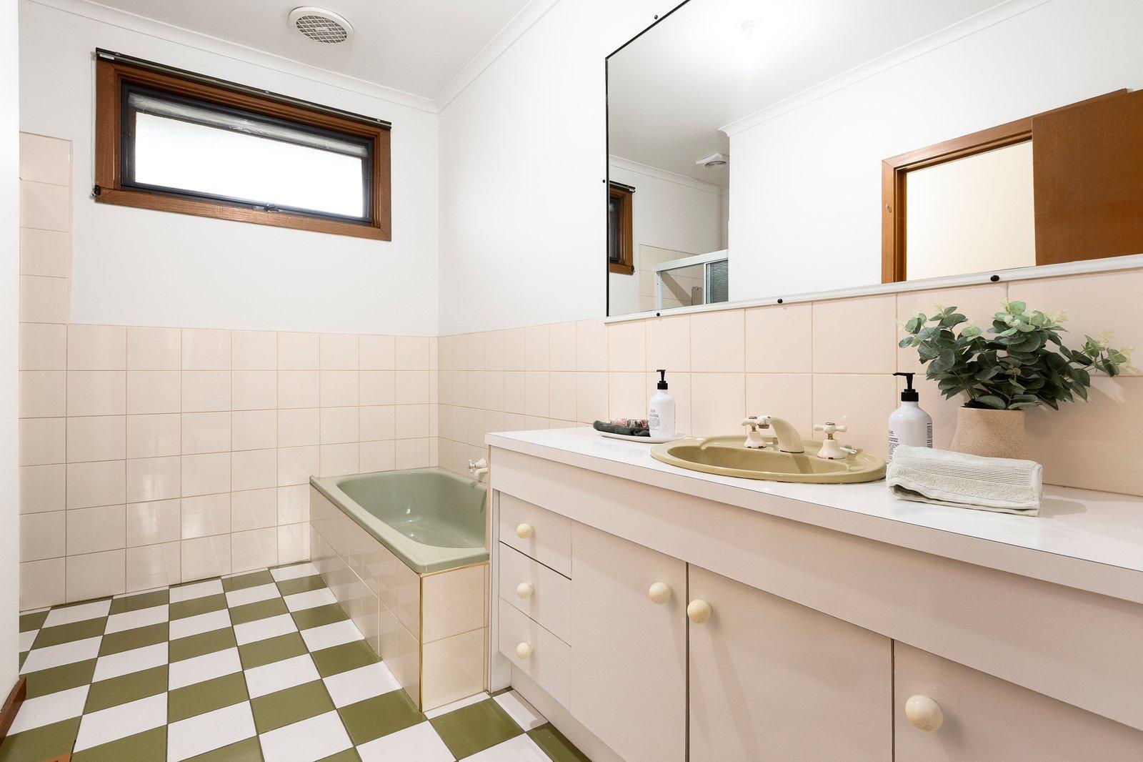 2/11 Valerie Street, Kew East, 3102