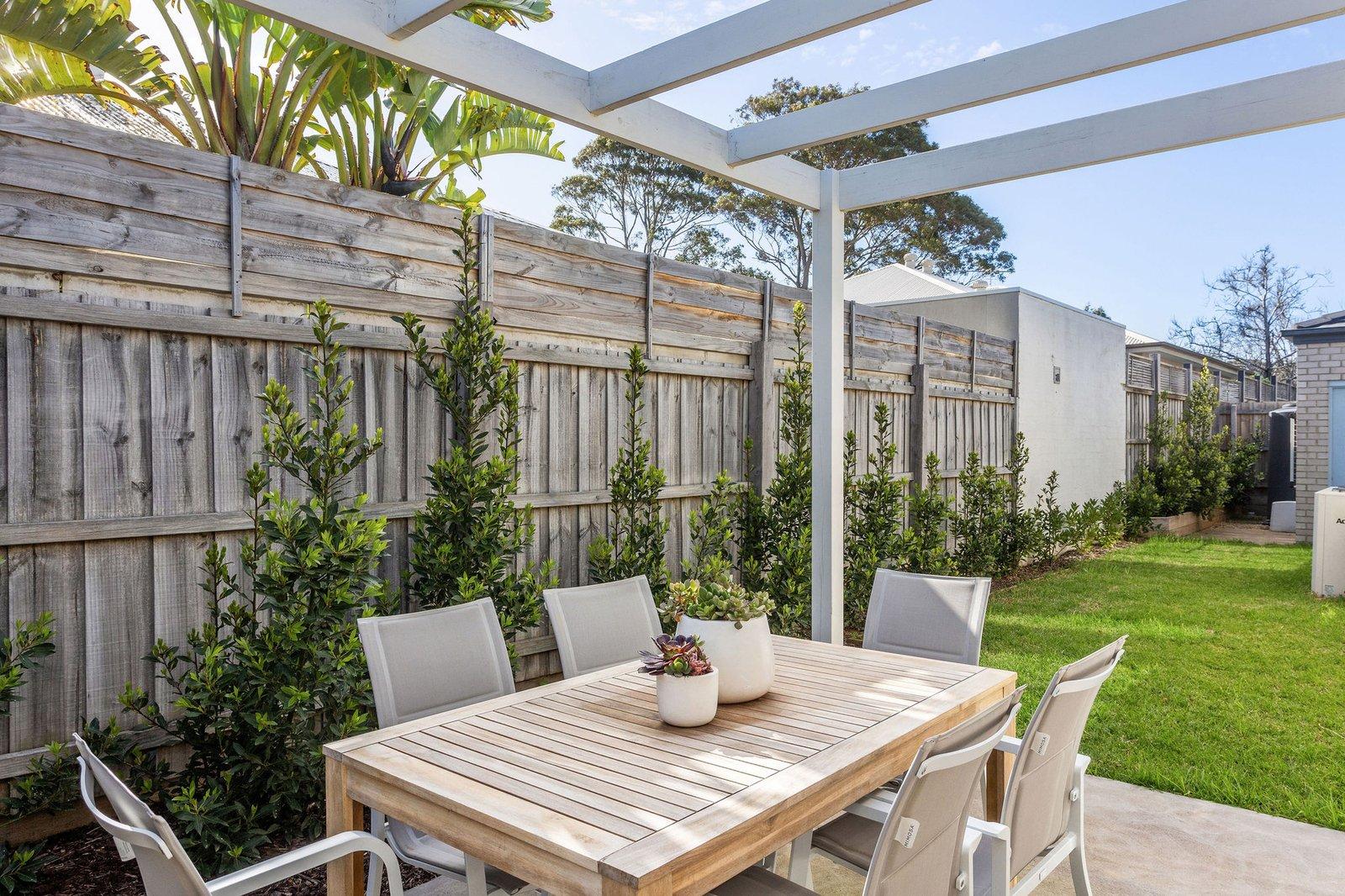2/12 Coonara Avenue, Mount Eliza, 3930