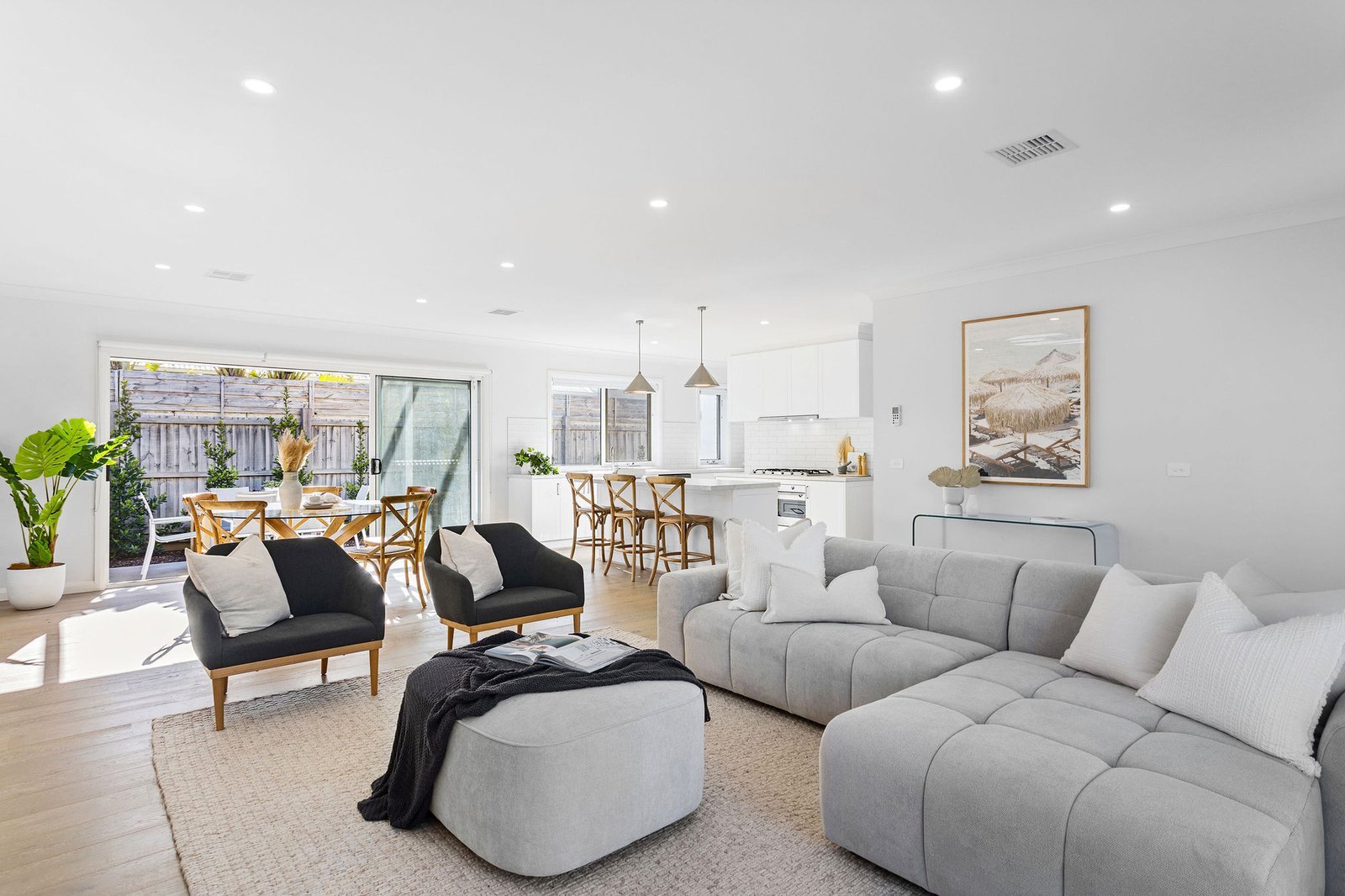 2/12 Coonara Avenue, Mount Eliza, 3930