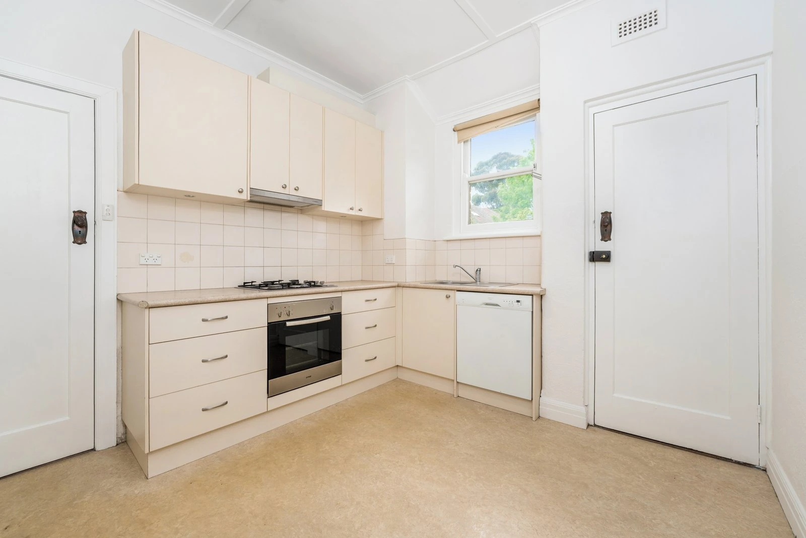 2/13 Creswick Street, Hawthorn, 3122