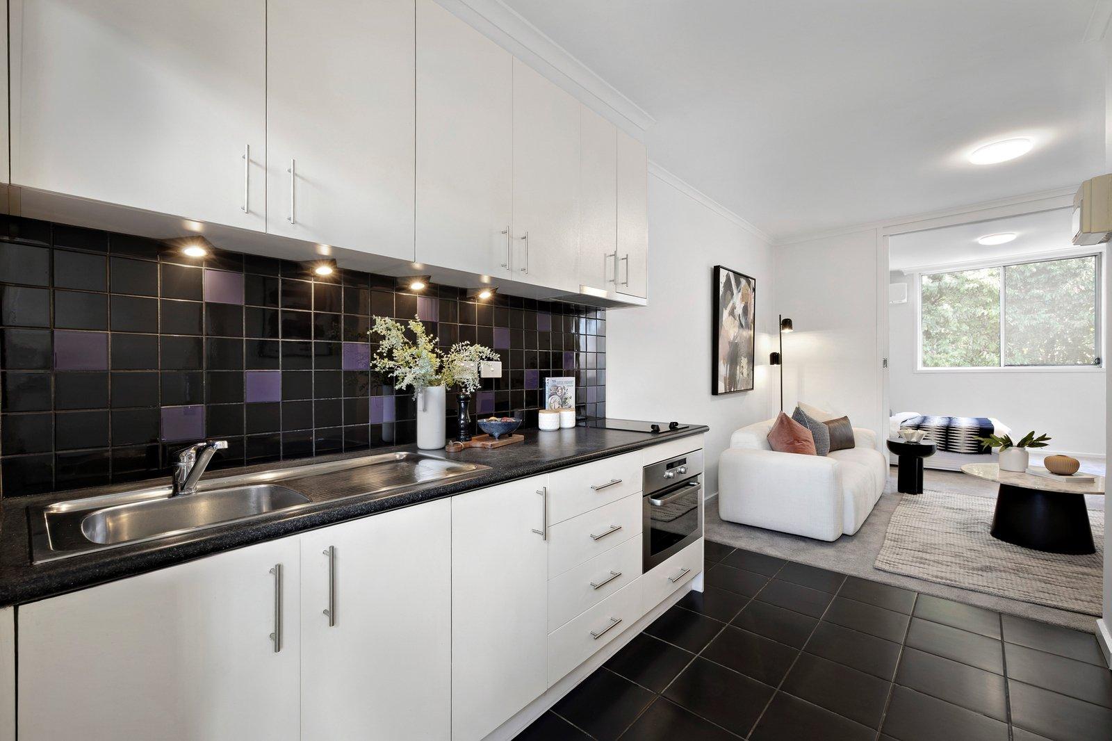 2/15-17 Charnwood Road, St Kilda, 3182