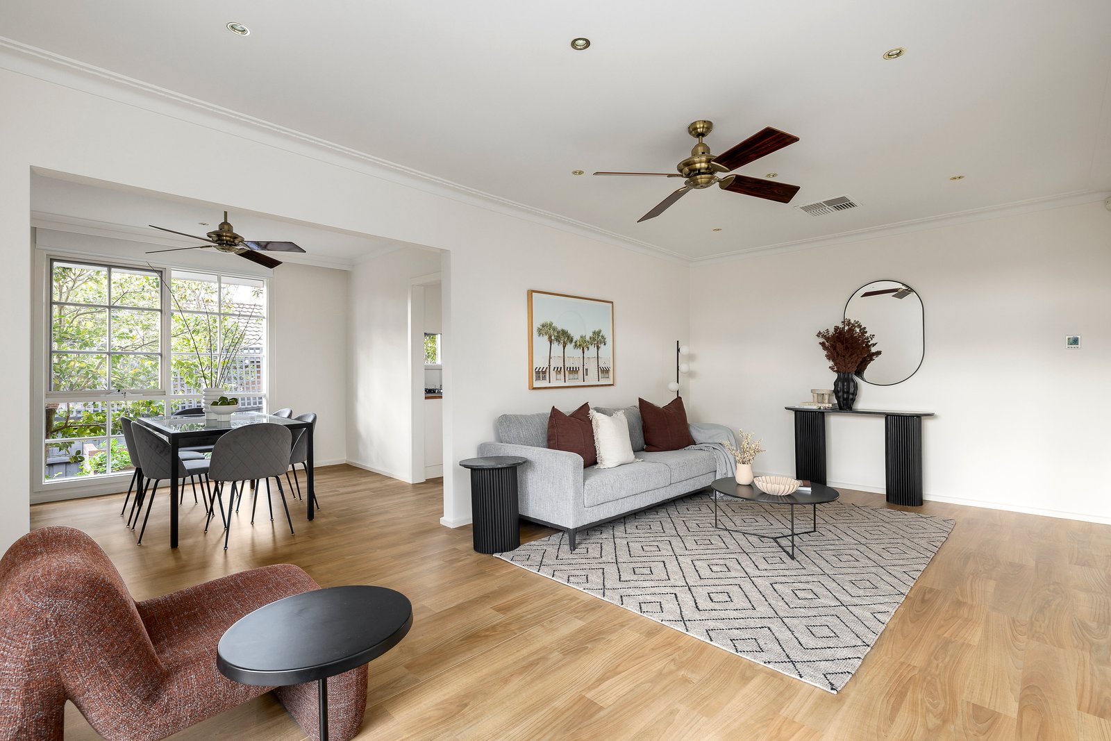 2/15 Essex Road, Surrey Hills, 3127