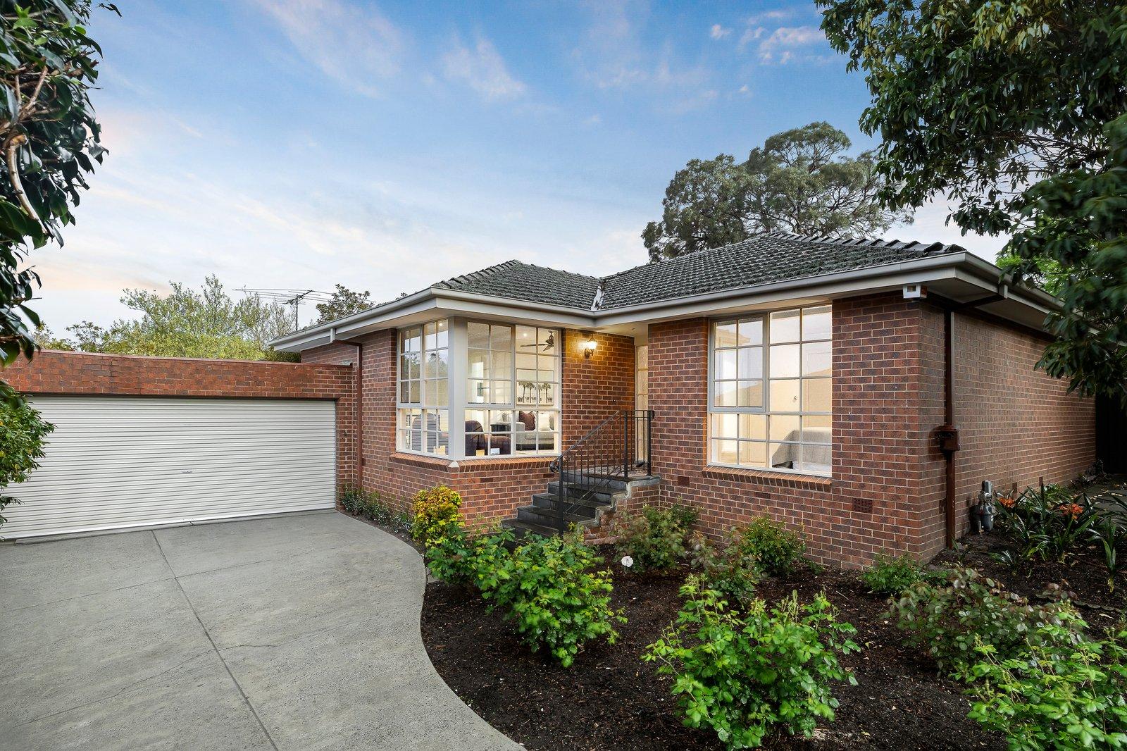 2/15 Essex Road, Surrey Hills, 3127
