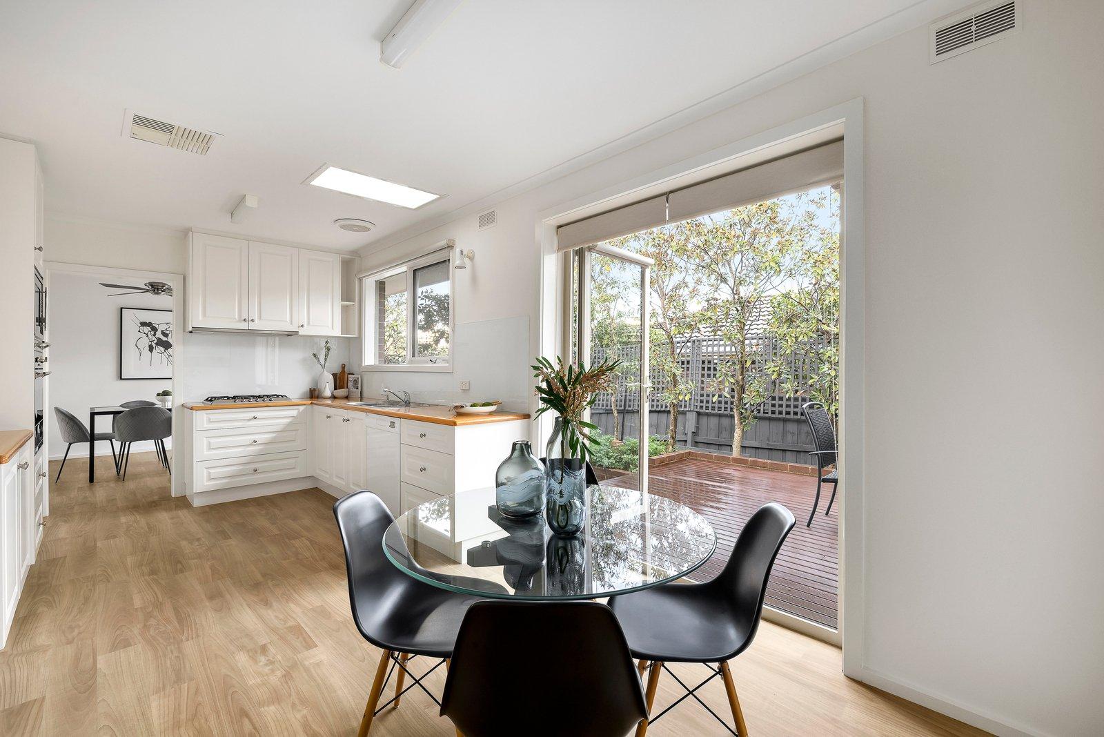 2/15 Essex Road, Surrey Hills, 3127