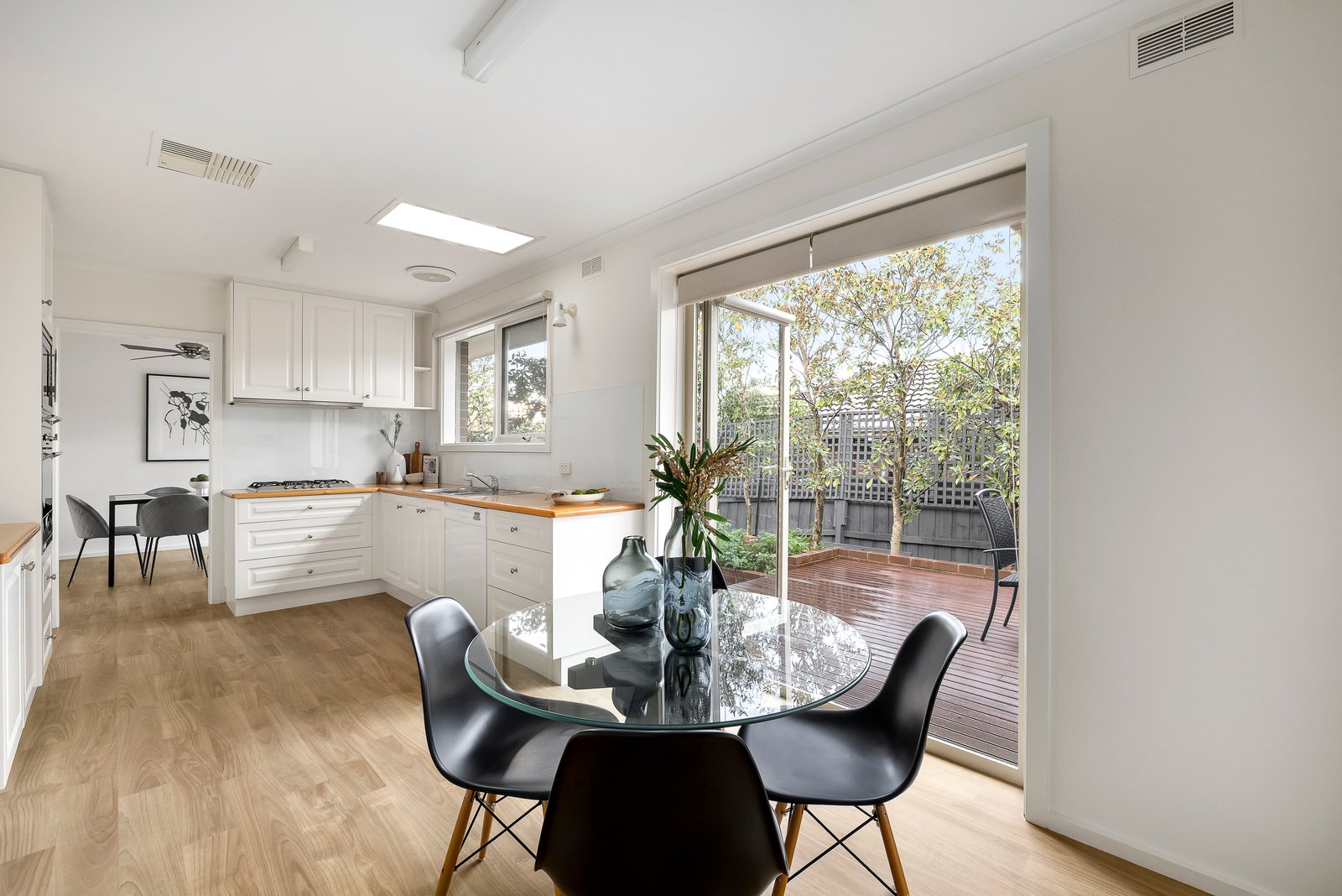 2/15 Essex Road, Surrey Hills, 3127