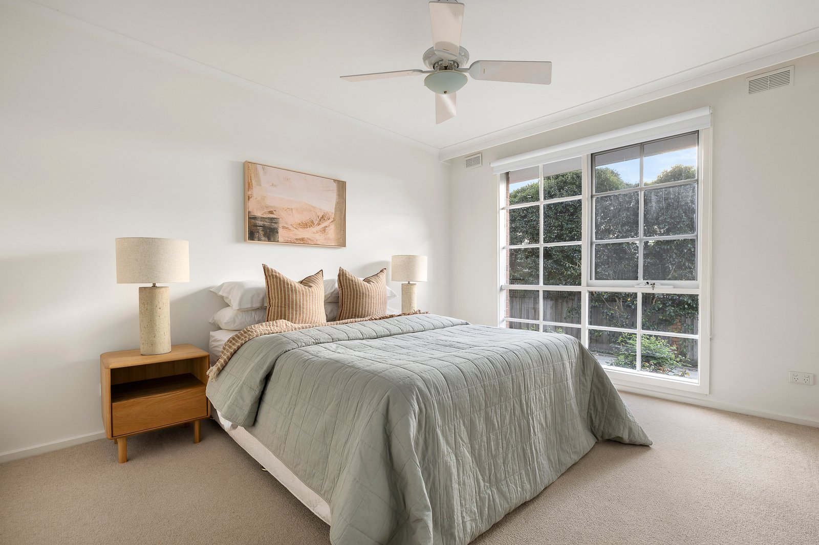 2/15 Essex Road, Surrey Hills, 3127