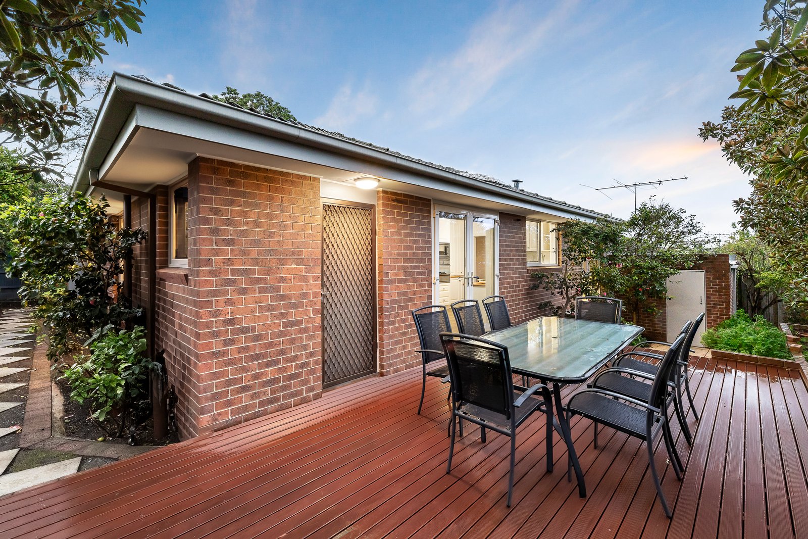 2/15 Essex Road, Surrey Hills, 3127