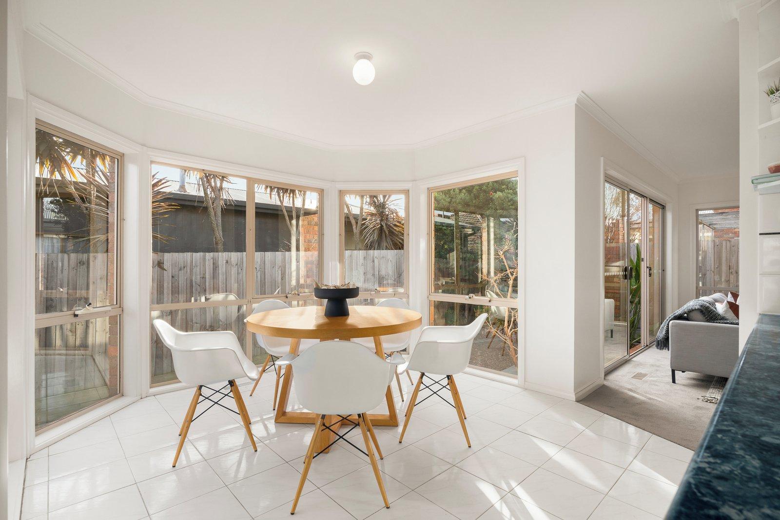 2/15 Renown Street, Burwood, 3125