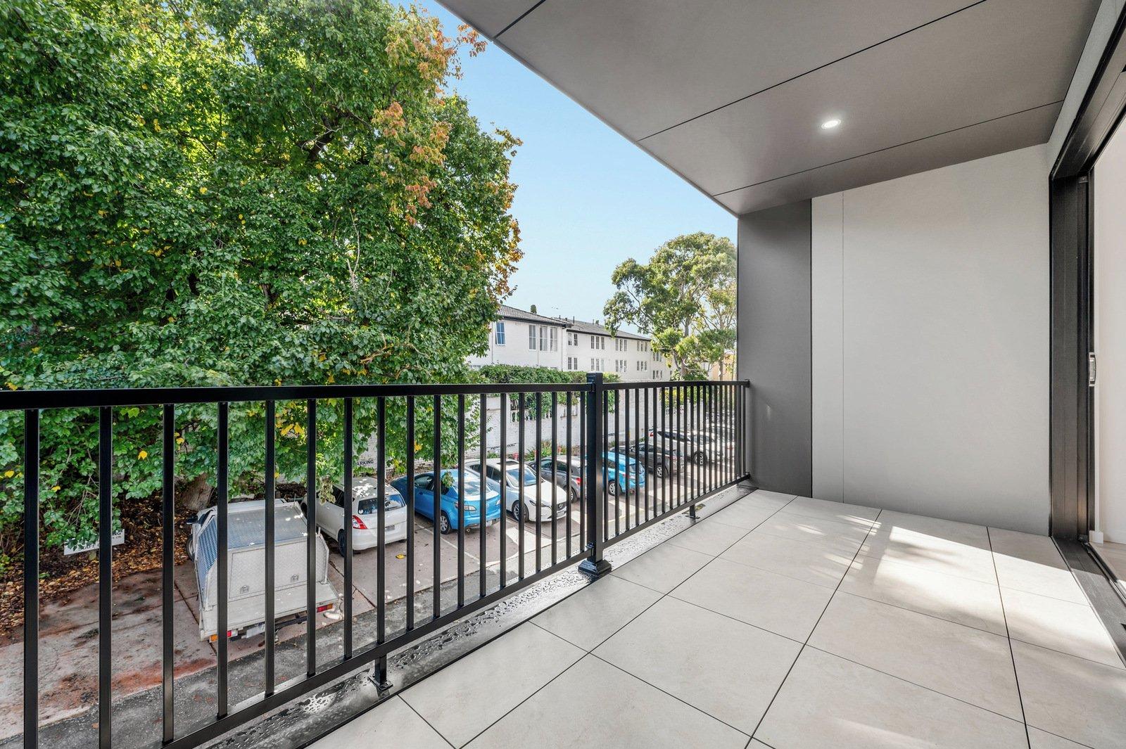 2/17 Delany Close, Canterbury, 3126