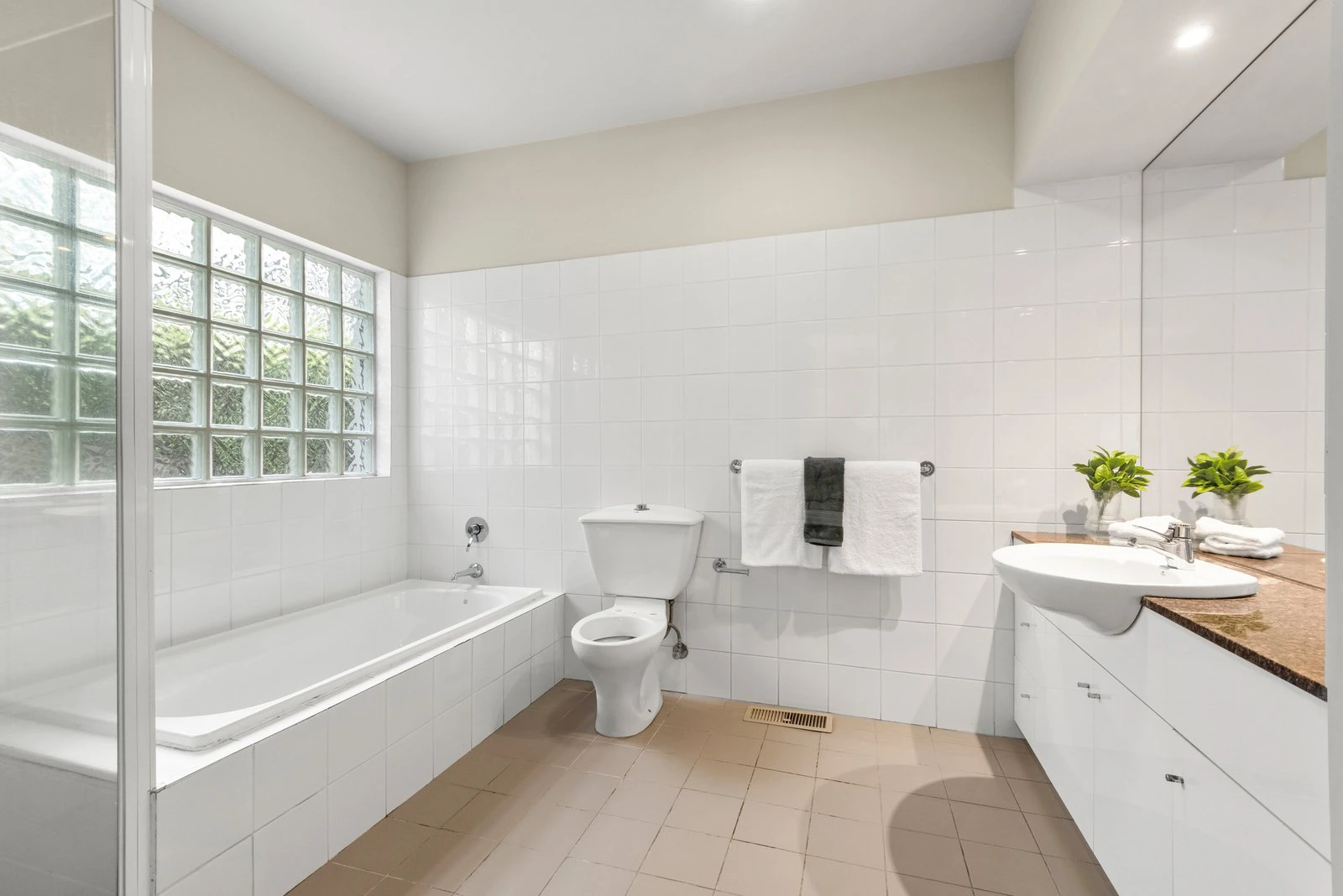 2/173 Finch Street, Glen Iris, 3146
