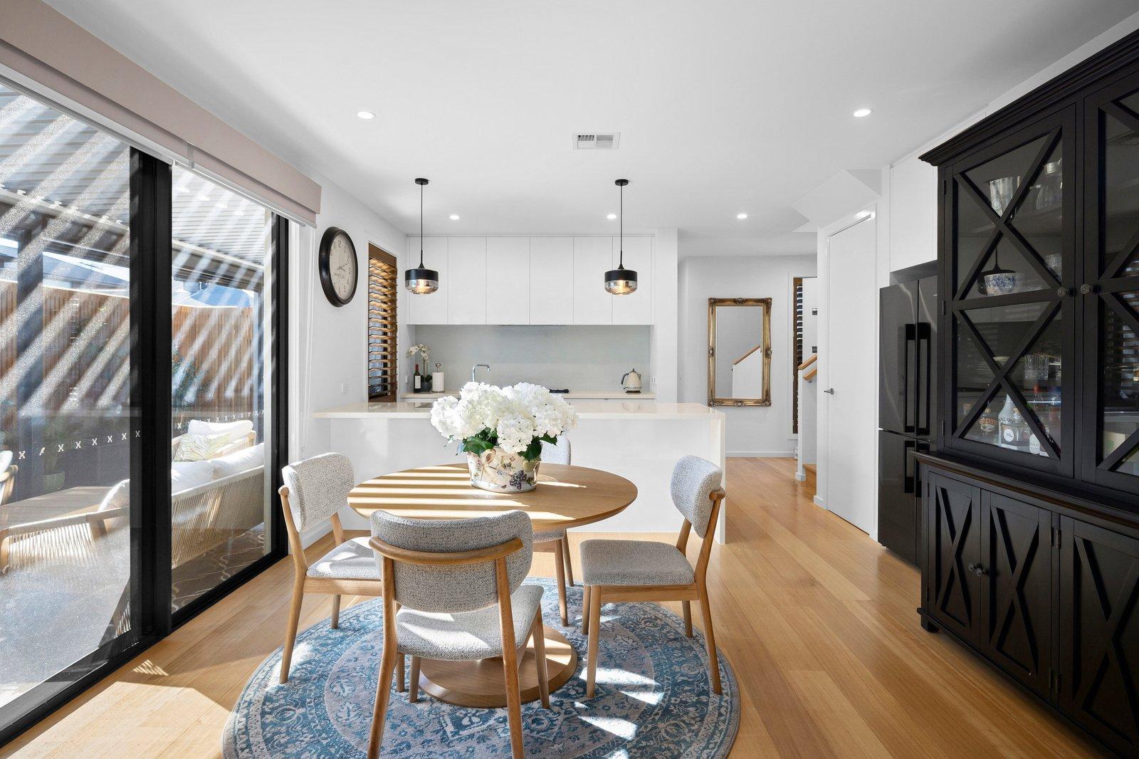 2/18 Macdonald Grove, Mornington, 3931