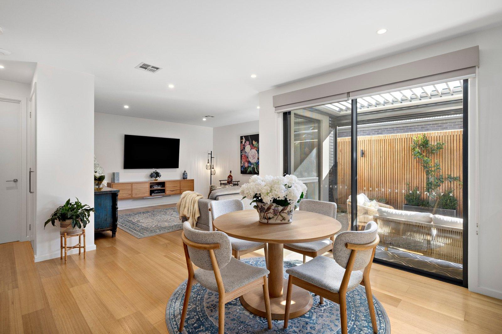2/18 Macdonald Grove, Mornington, 3931