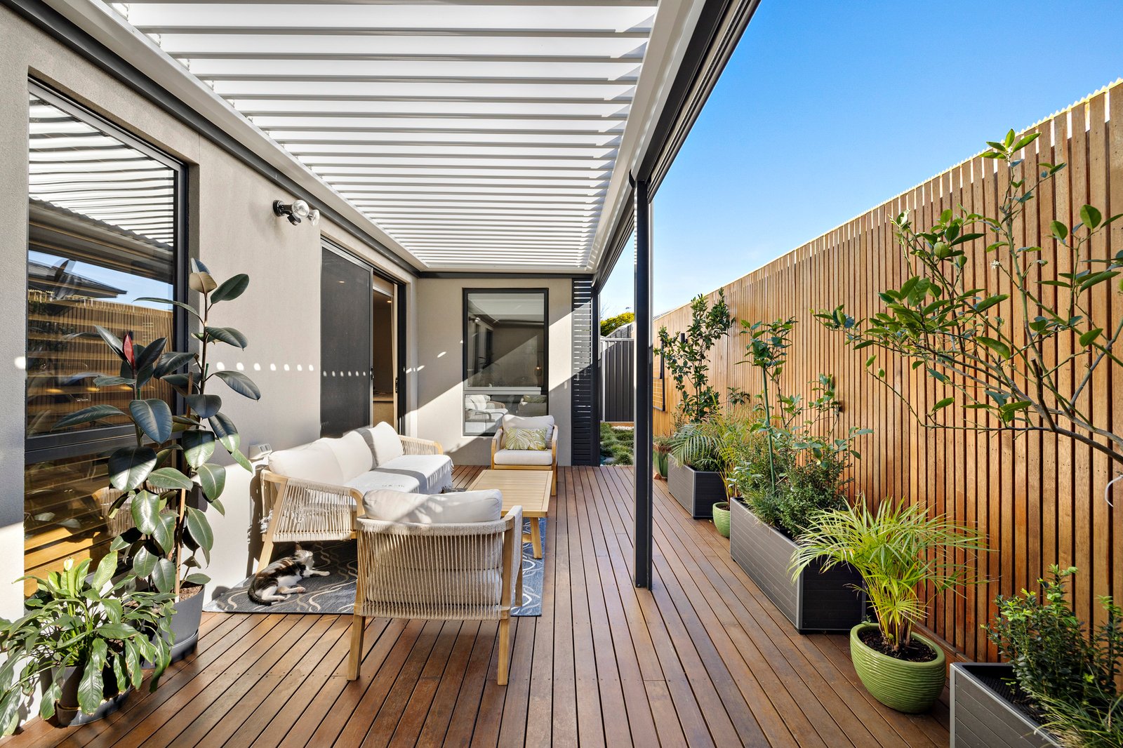 2/18 Macdonald Grove, Mornington, 3931