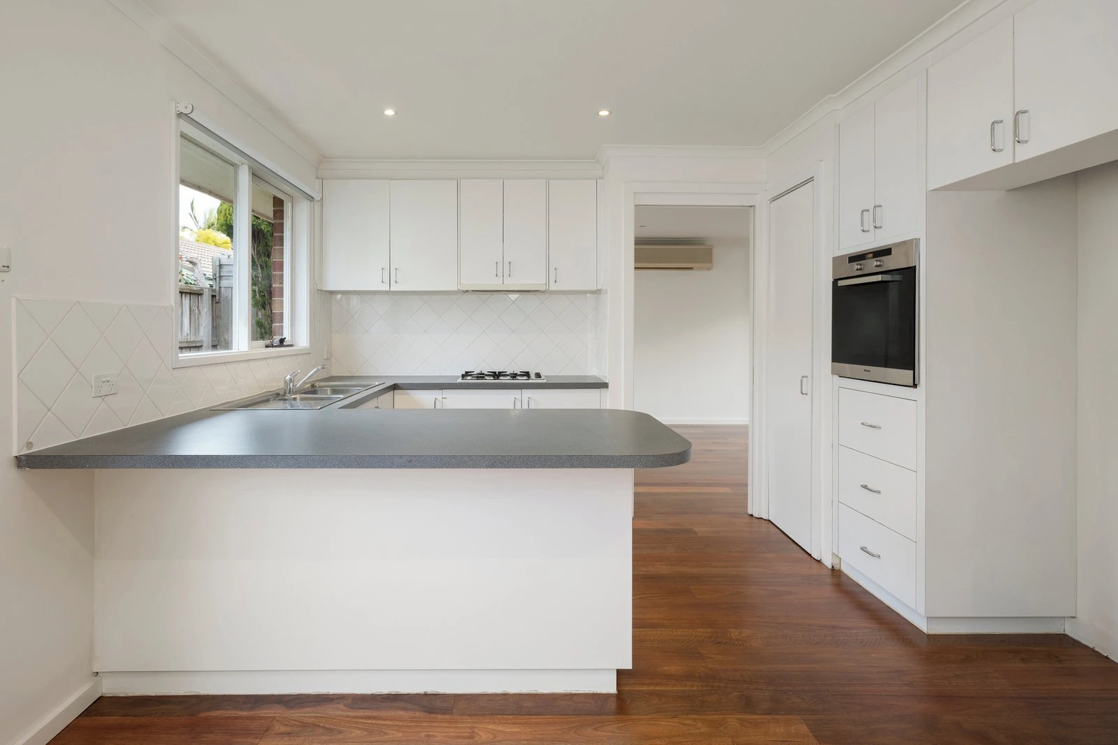 2/18 Wallace Crescent, Beaumaris, 3193