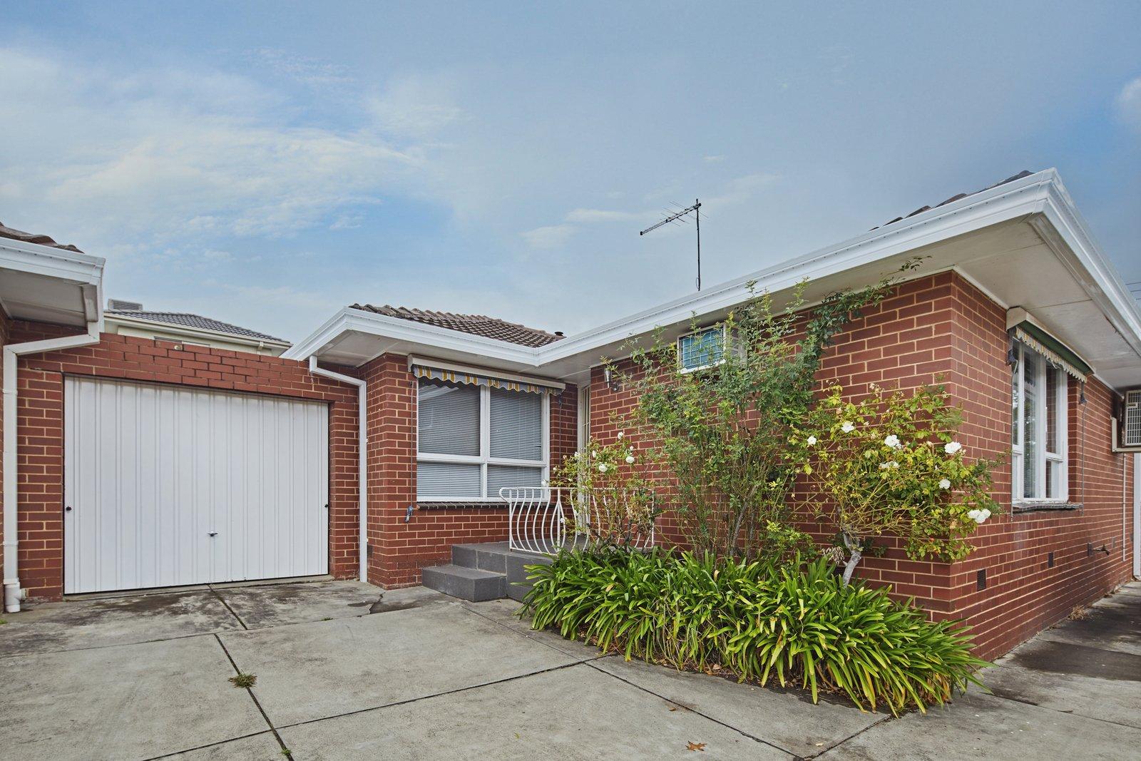 2/1A Beverley Street, Doncaster East, 3109