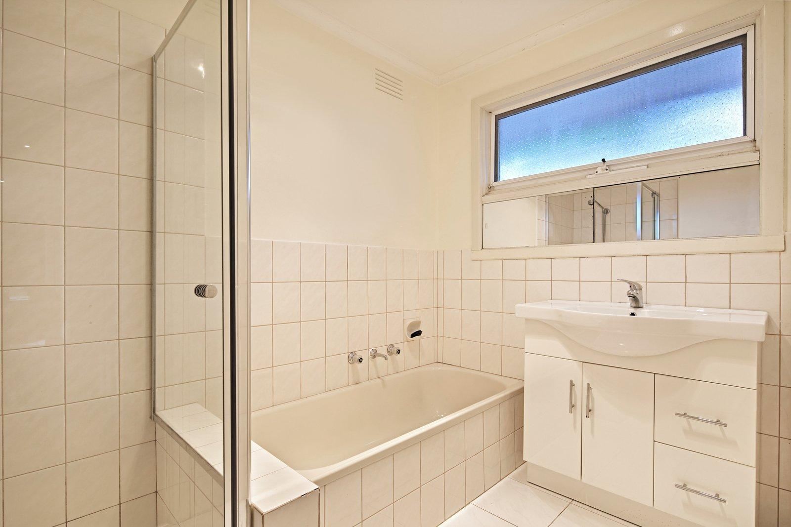 2/1A Beverley Street, Doncaster East, 3109