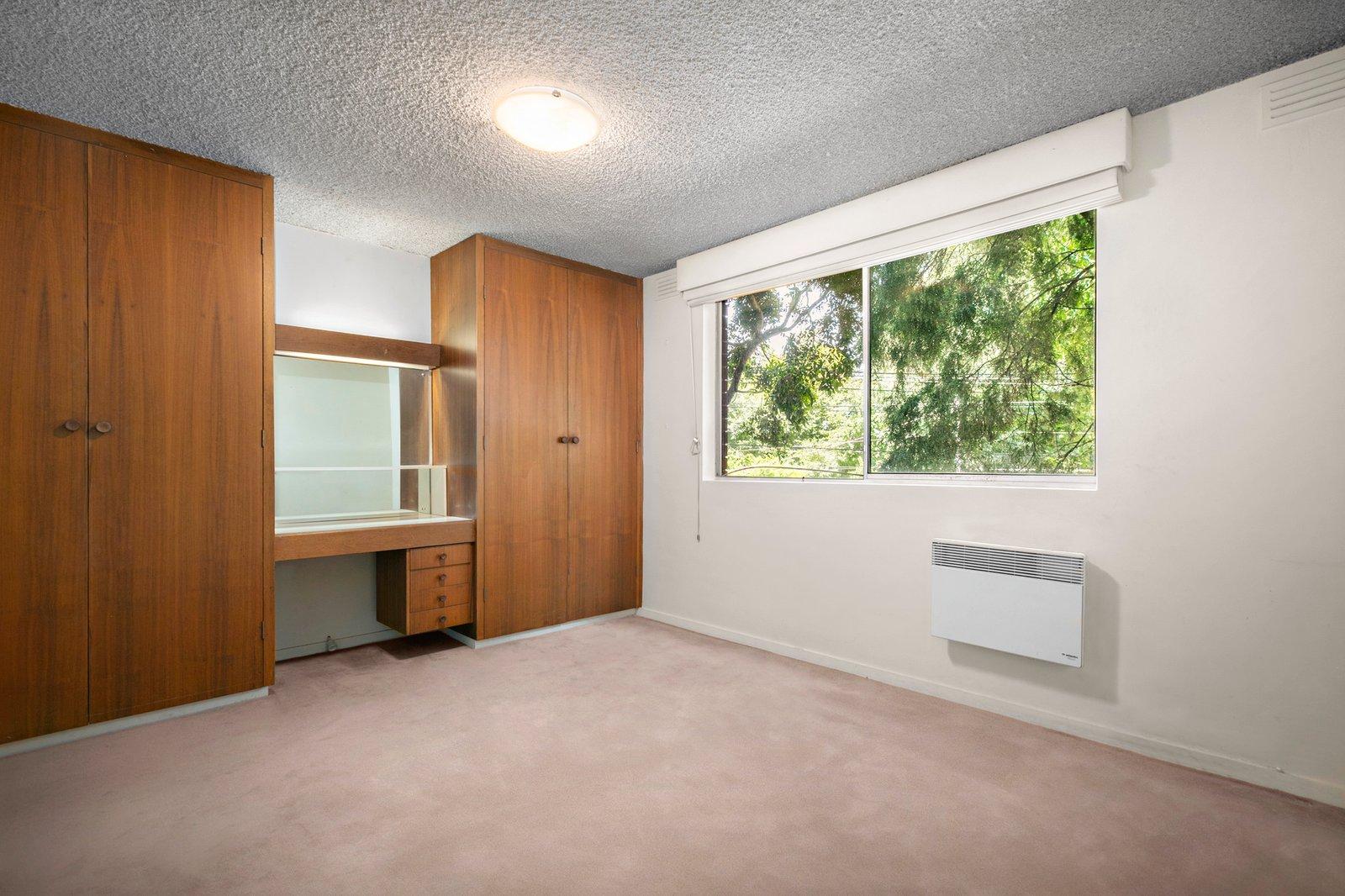 2/4 Heather Street, South Melbourne, 3205