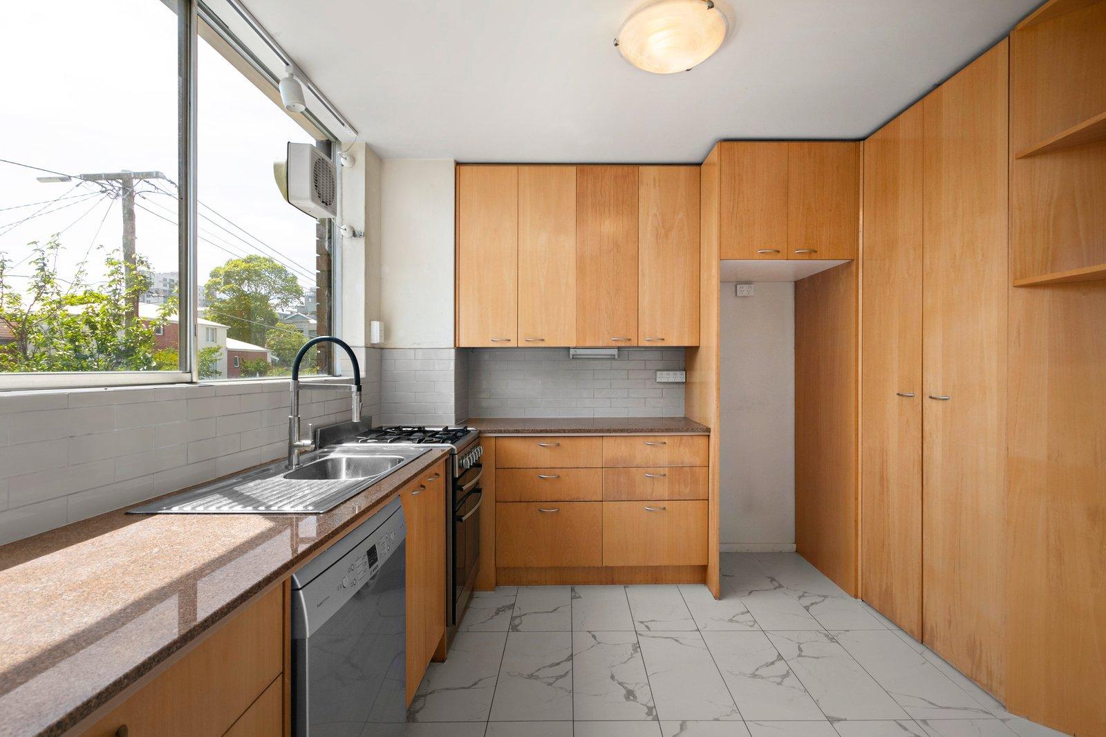 2/4 Heather Street, South Melbourne, 3205