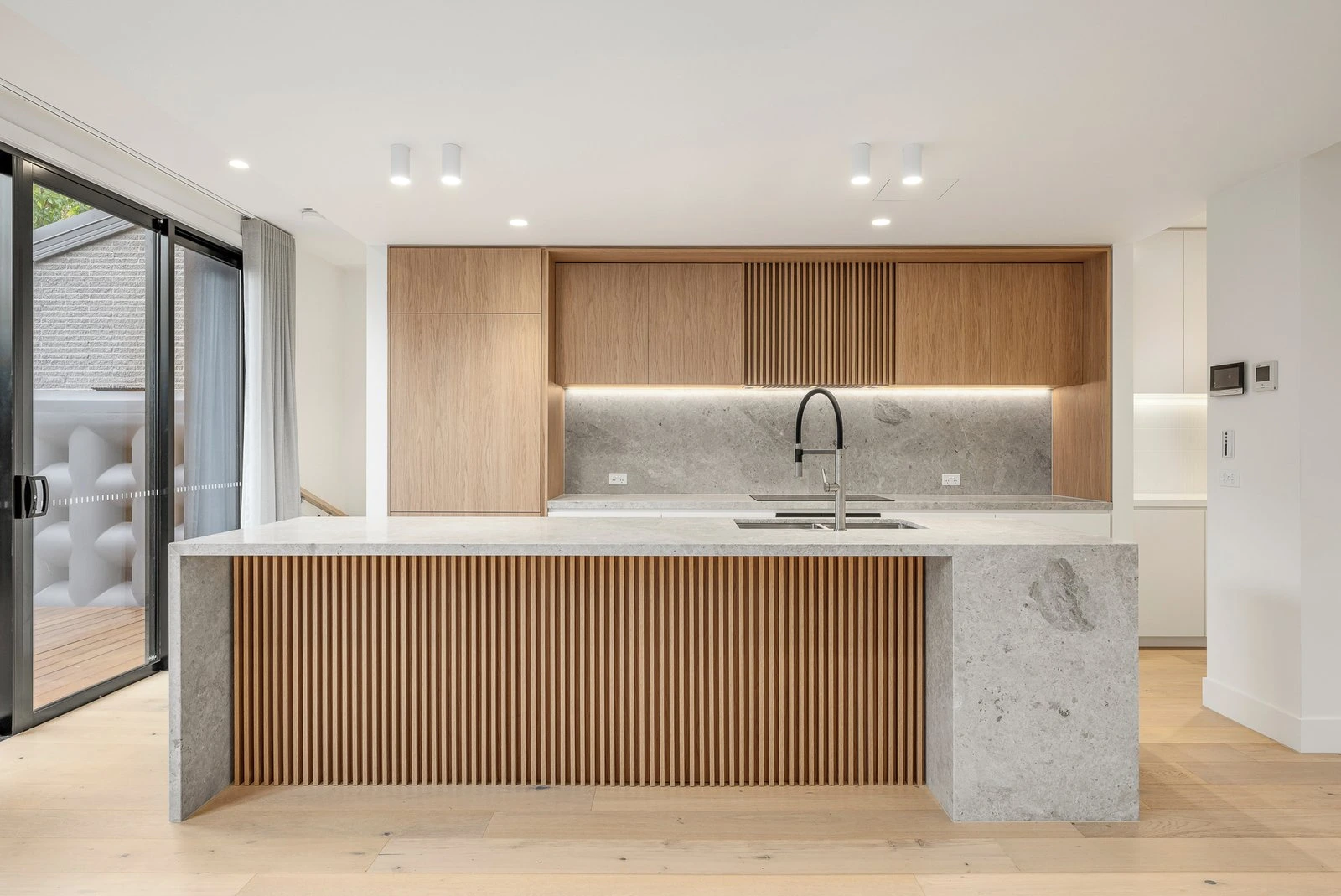 2/2 Fordham Avenue, Camberwell, 3124